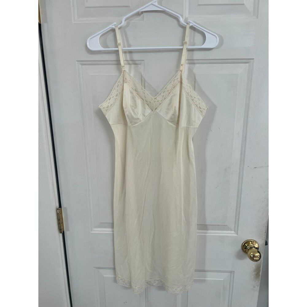 Vintage Vanity Fair Beige Lace Babydoll Slip Dress Lingerie USA Coquette S